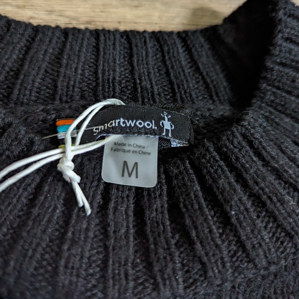 NWT Smartwool Cozy Lodge Bell Sleeve Black Wool Sweater Size Medium - Picture 3 of 6